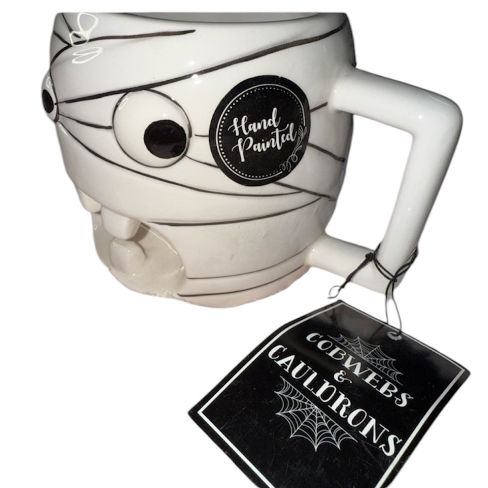 NWT “Cobwebs & Cauldrons” TJMAXX Halloween Mummy Mug – Rare & Hand-Painted